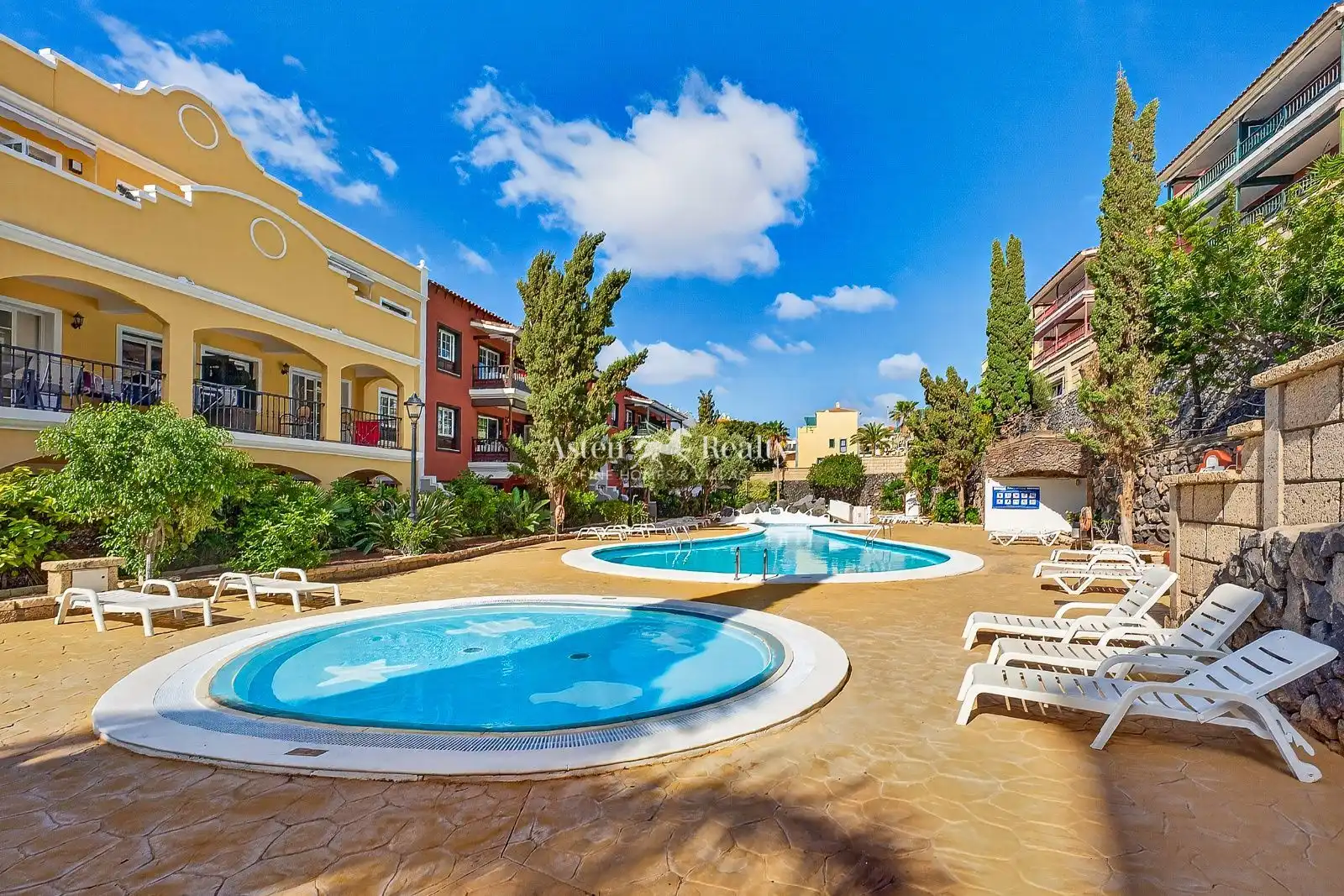 Exterior view of Attic for sale in San Miguel de Abona  with Terrace, Swimming Pool and Community pool
