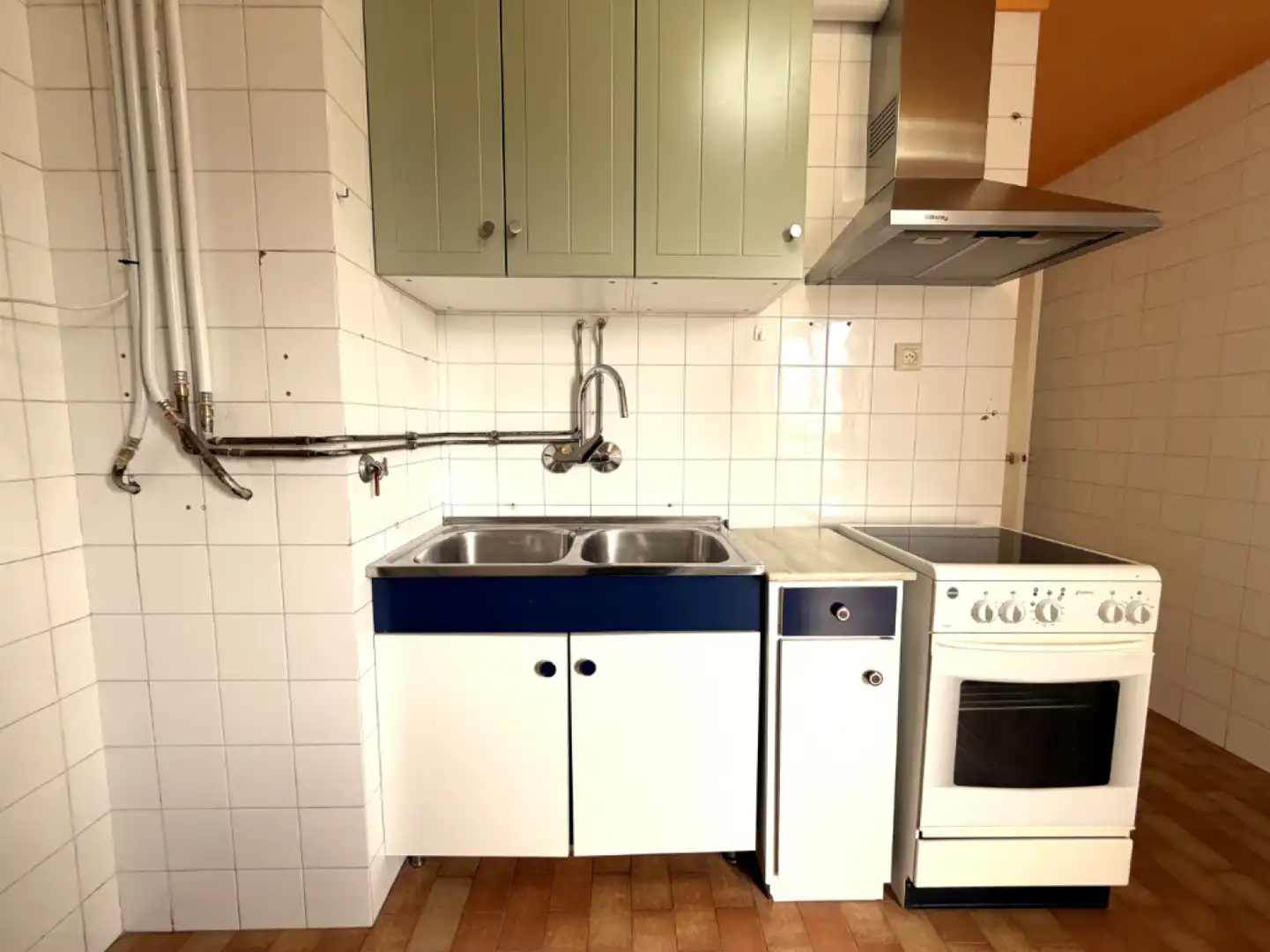 Küche von Wohnung zur Miete in Los Corrales de Buelna  mit Heizung, Privatgarten und Parkett