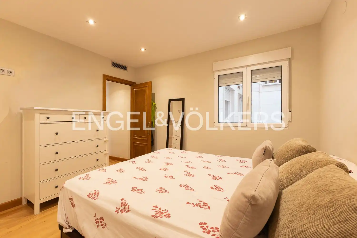 Habitación de Piso en venta en Valencia con Aire acondicionado, Calefacción y Amueblado