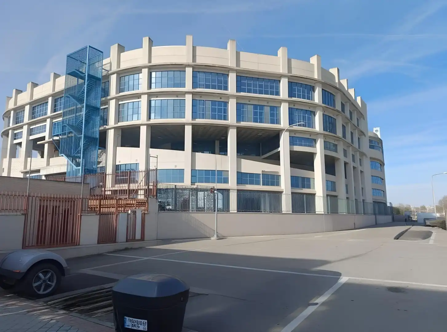 Außenansicht von Fabrikhallen zum Verkauf in  Madrid Capital