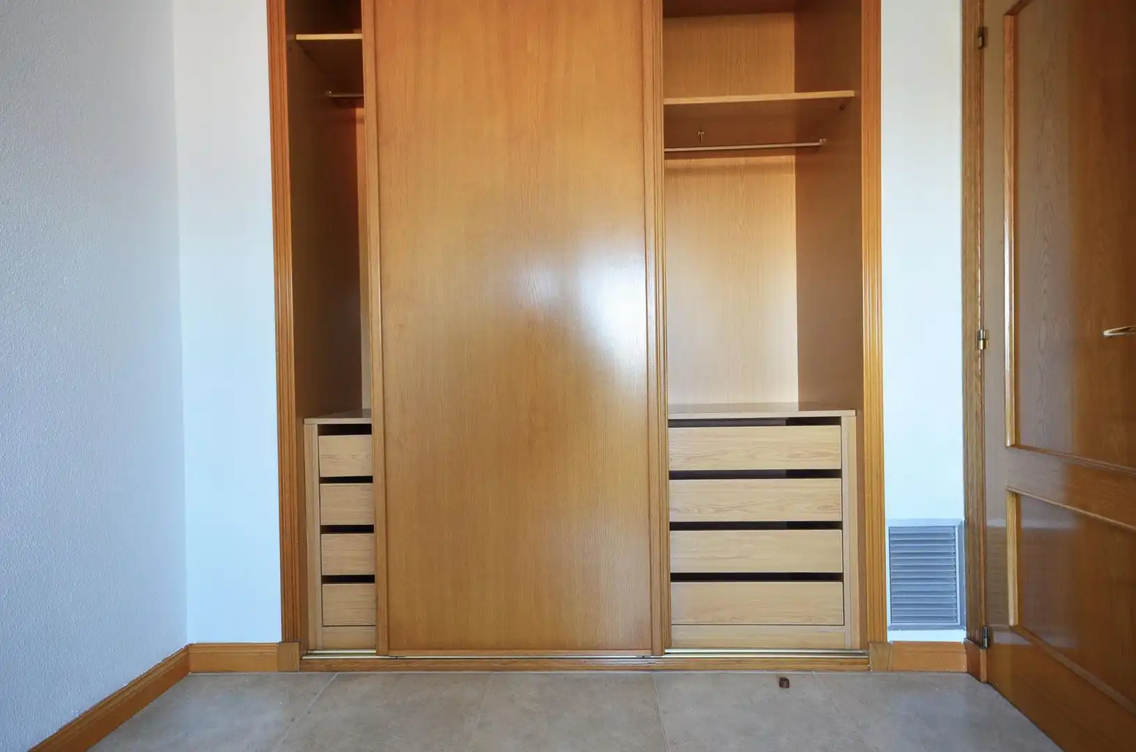 Bedroom of Detached homes for sale in Zaragoza