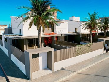 Casa amb balcó en venda a Los Nietos