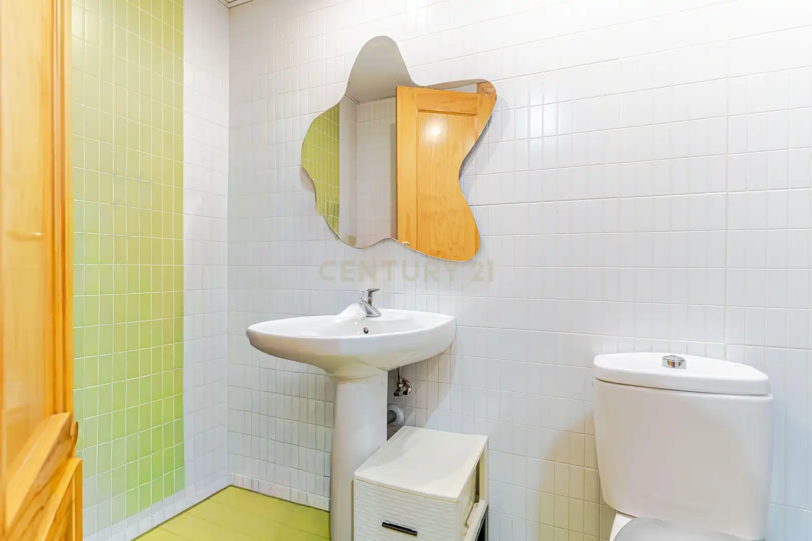 Baño de Piso en venta en Pulianas con Aire acondicionado, Trastero y Lavadora