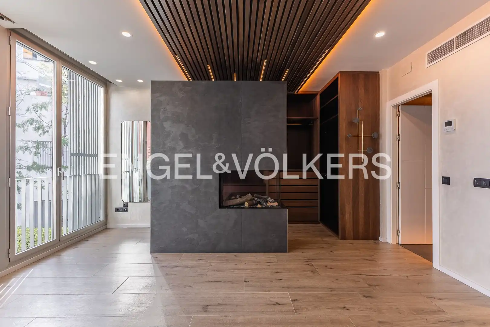 Sala d'estar de Casa o xalet en venda en Barcelona amb Aire condicionat, Calefacció i Jardí privat