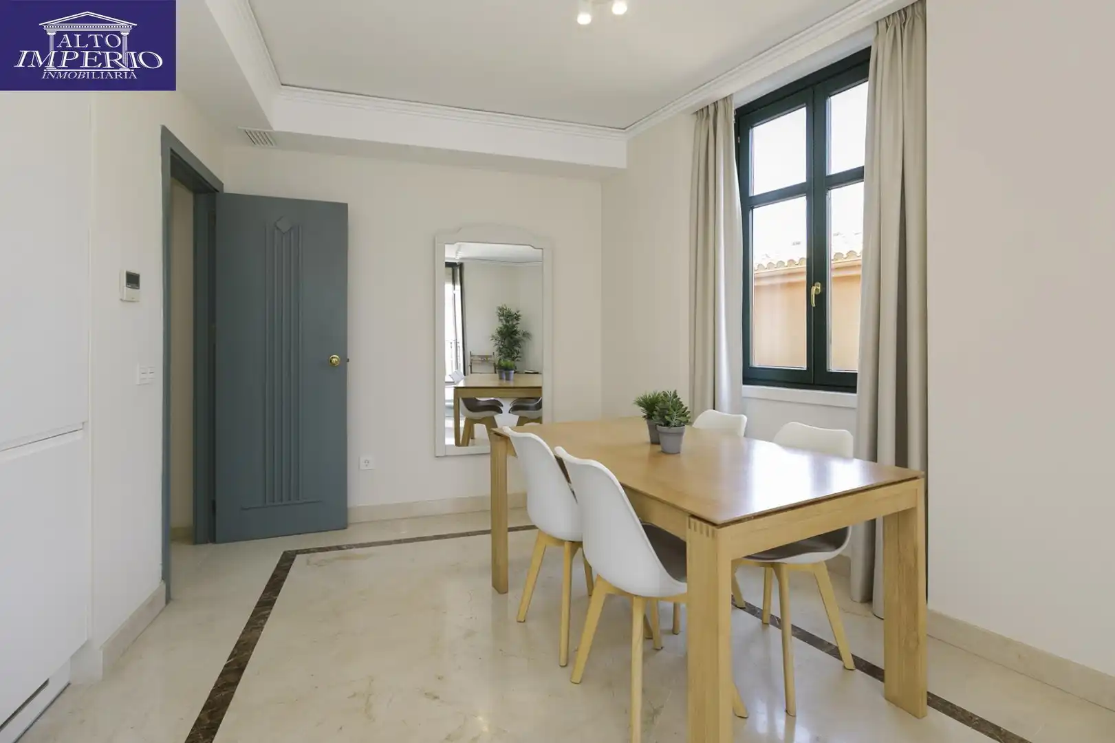 Apartamento con ascensor en venta en Calle Gran Vía de Colón #46 4º