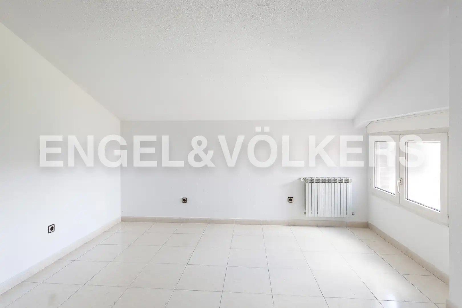 Detached homes for rent in Madrid  with Air Conditioner, Heating and Private garden