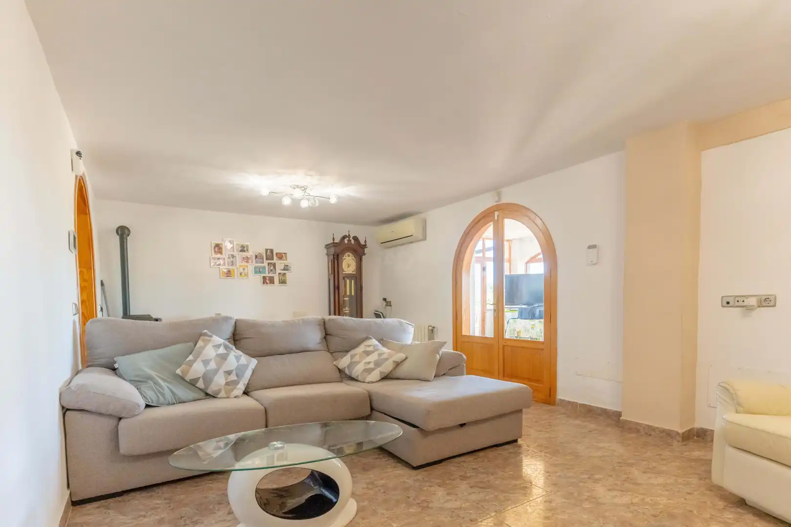 Sala de estar de Casa o chalet en venta en Santa Eugènia con Aire acondicionado, Calefacción y Terraza