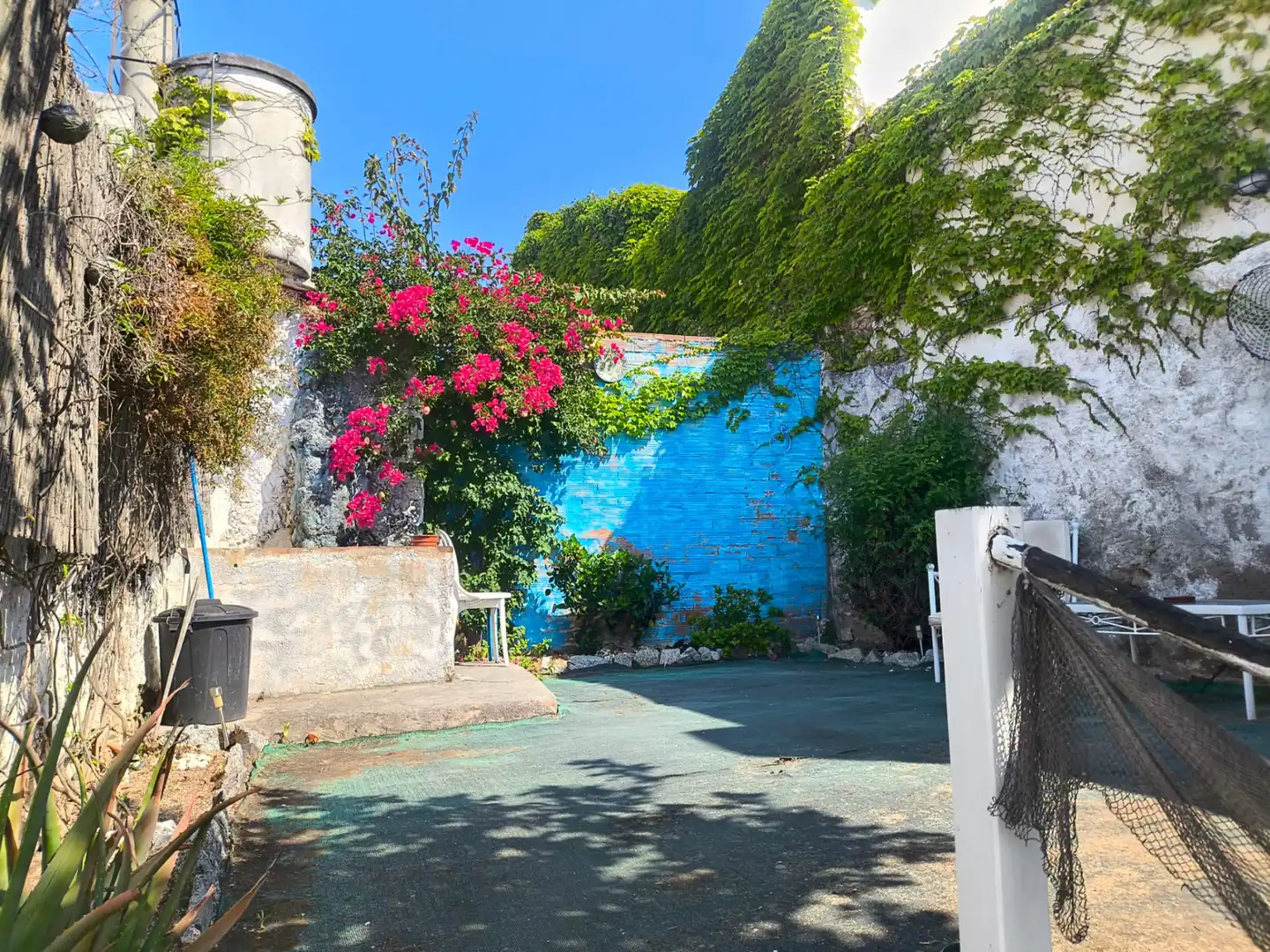 Vista exterior de Casa adosada en venta en Caldes d'Estrac con Calefacción, Parquet y Amueblado