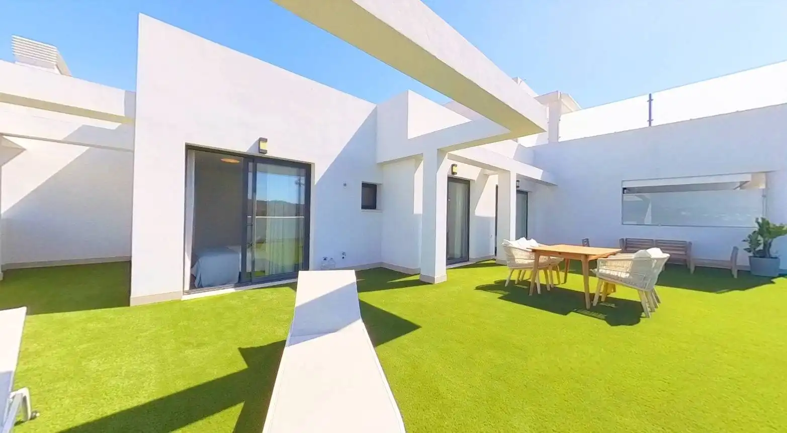 Attique avec terrasse à vendre à Calle Almuñecar