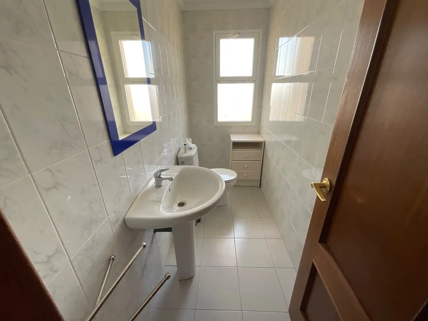 Baño de Piso en venta en Antequera con Aire acondicionado y Terraza