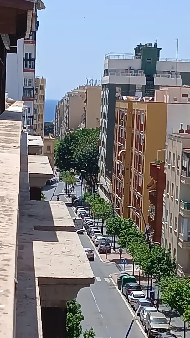 Vista exterior de Ático en venta en  Almería Capital con Aire acondicionado, Terraza y Trastero