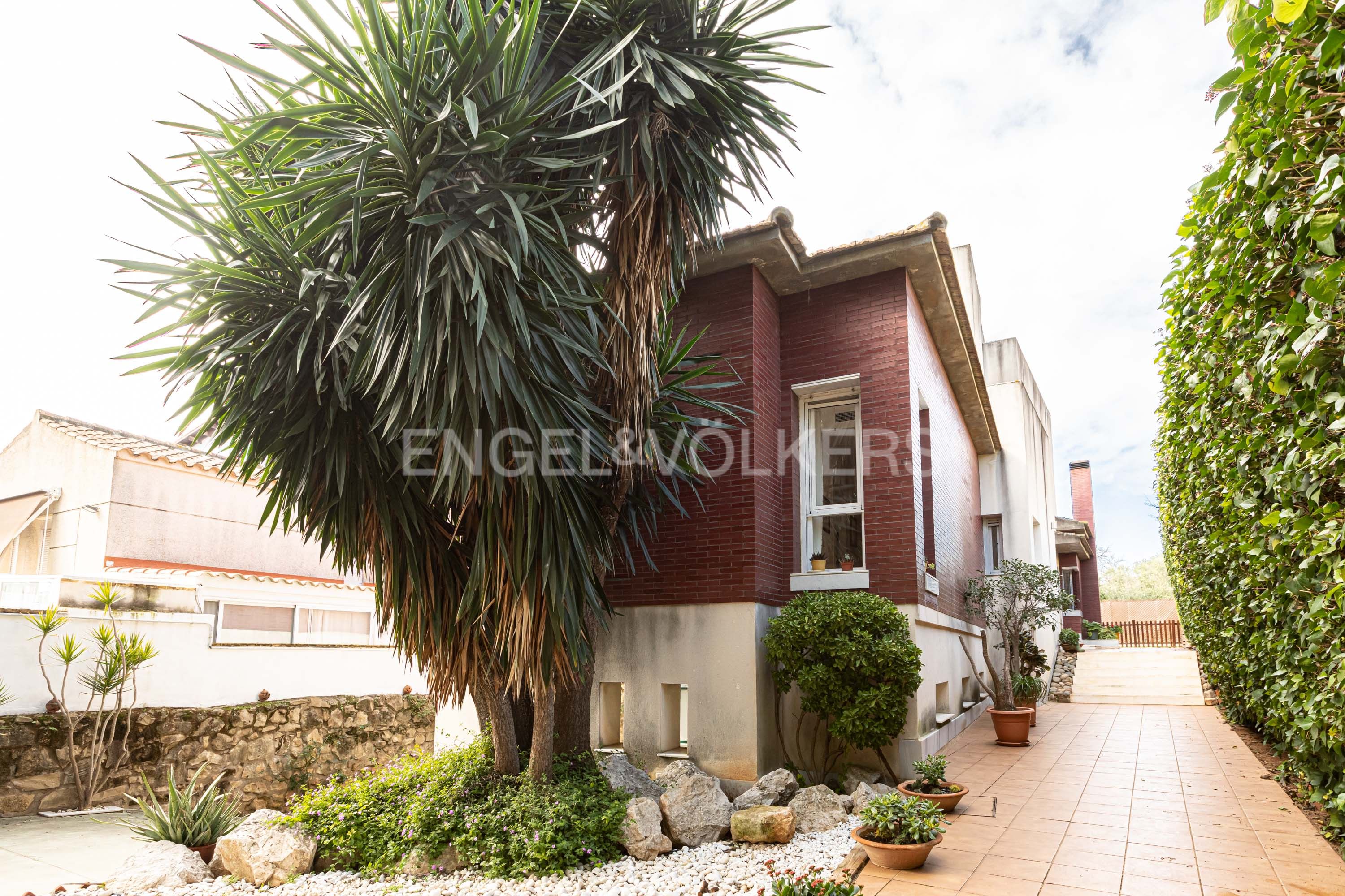 Vista exterior de Casa o chalet de alquiler en Bormujos con Aire acondicionado, Calefacción y Jardín privado