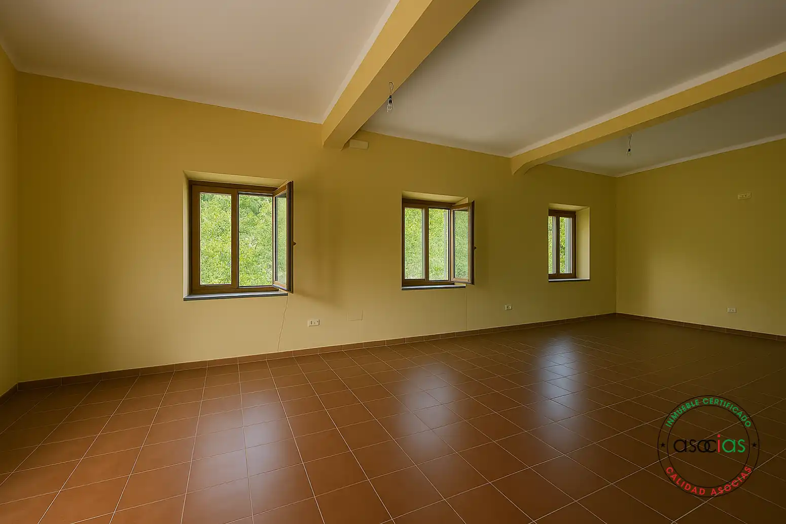 Local en venta en Teverga con Amueblado