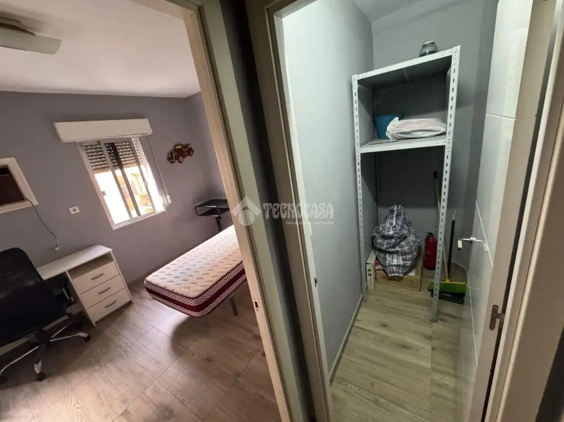 Bedroom of Flat for sale in Sevilla  with Air Conditioner