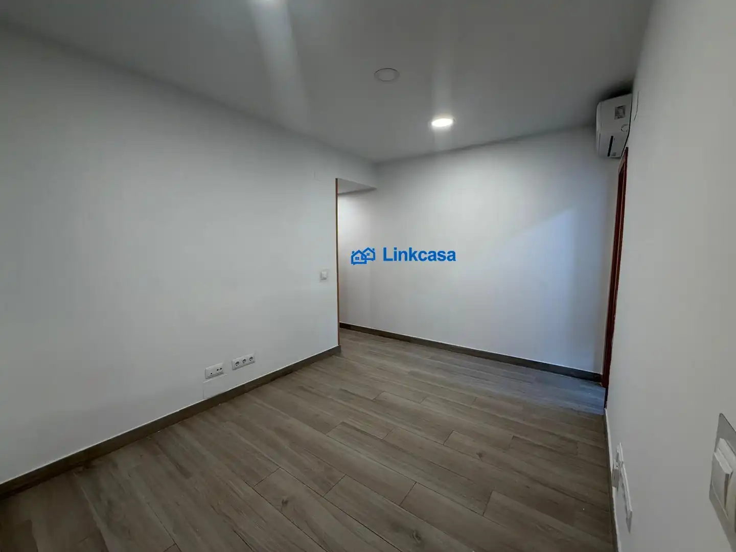 Flat for sale in Madrid  with Air Conditioner and Heating