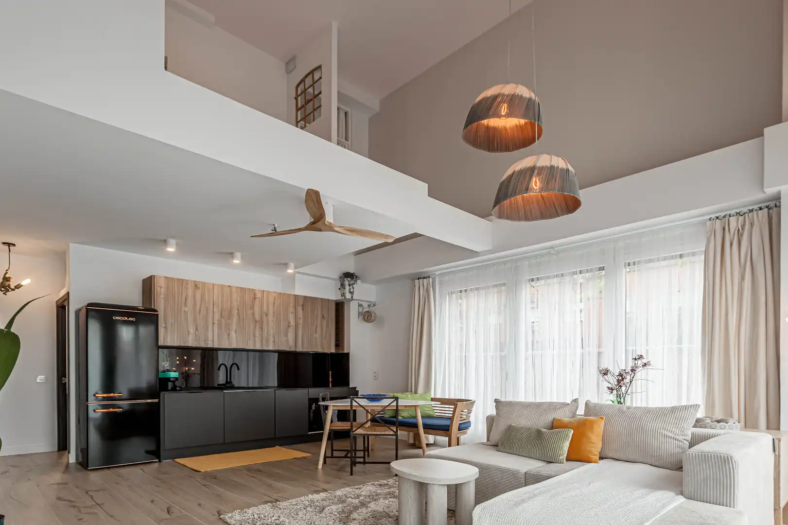 Living room of Flat for rent in Madrid  with Air Conditioner, Heating and Parquet flooring