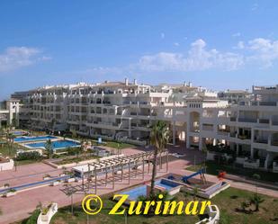 Vista exterior de Apartament en venda en Roquetas de Mar amb Aire condicionat, Terrassa i Piscina