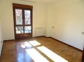 Bedroom of Flat for rent in Gijón   with Heating, Parquet flooring and Storage room