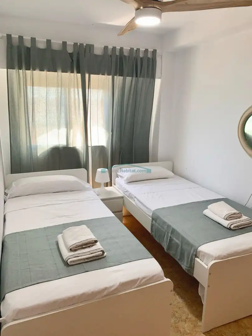 Habitación de Ático en venta en Tavernes de la Valldigna con Terraza y Balcón