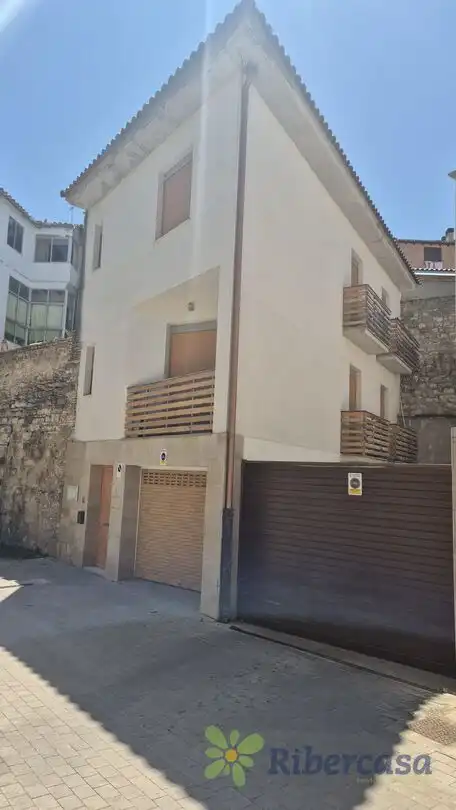 Vista exterior de Casa o xalet en venda en Tudela amb Aire condicionat, Calefacció i Traster