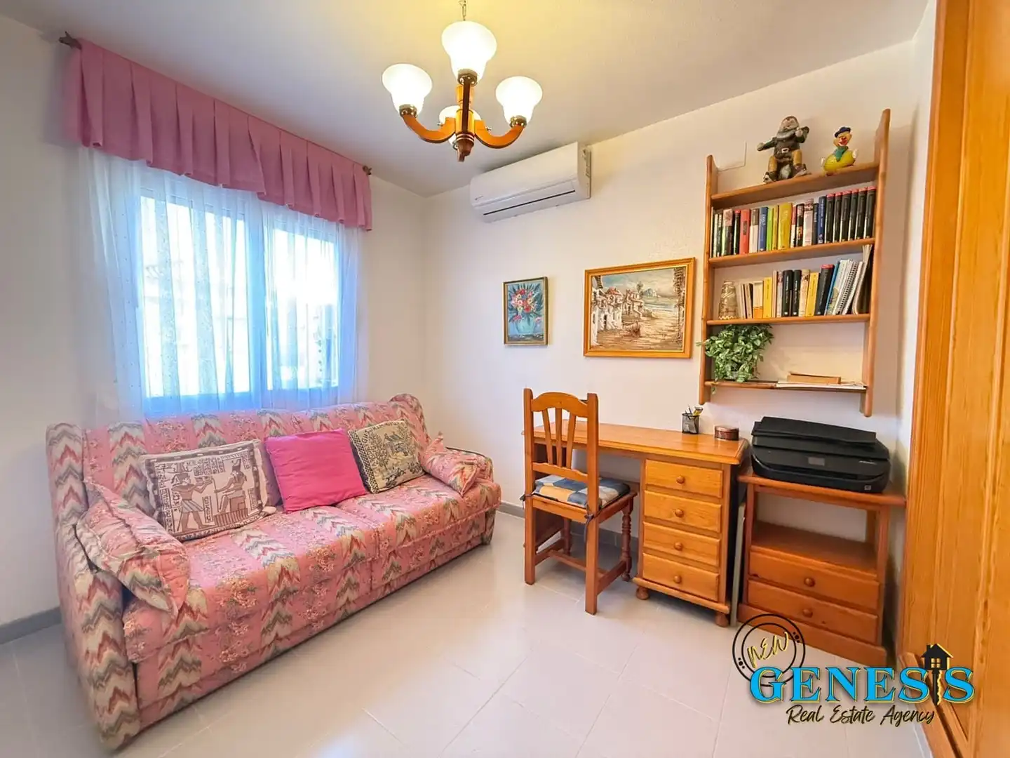 Habitación de Ático en venta en Orihuela con Aire acondicionado, Terraza y Amueblado