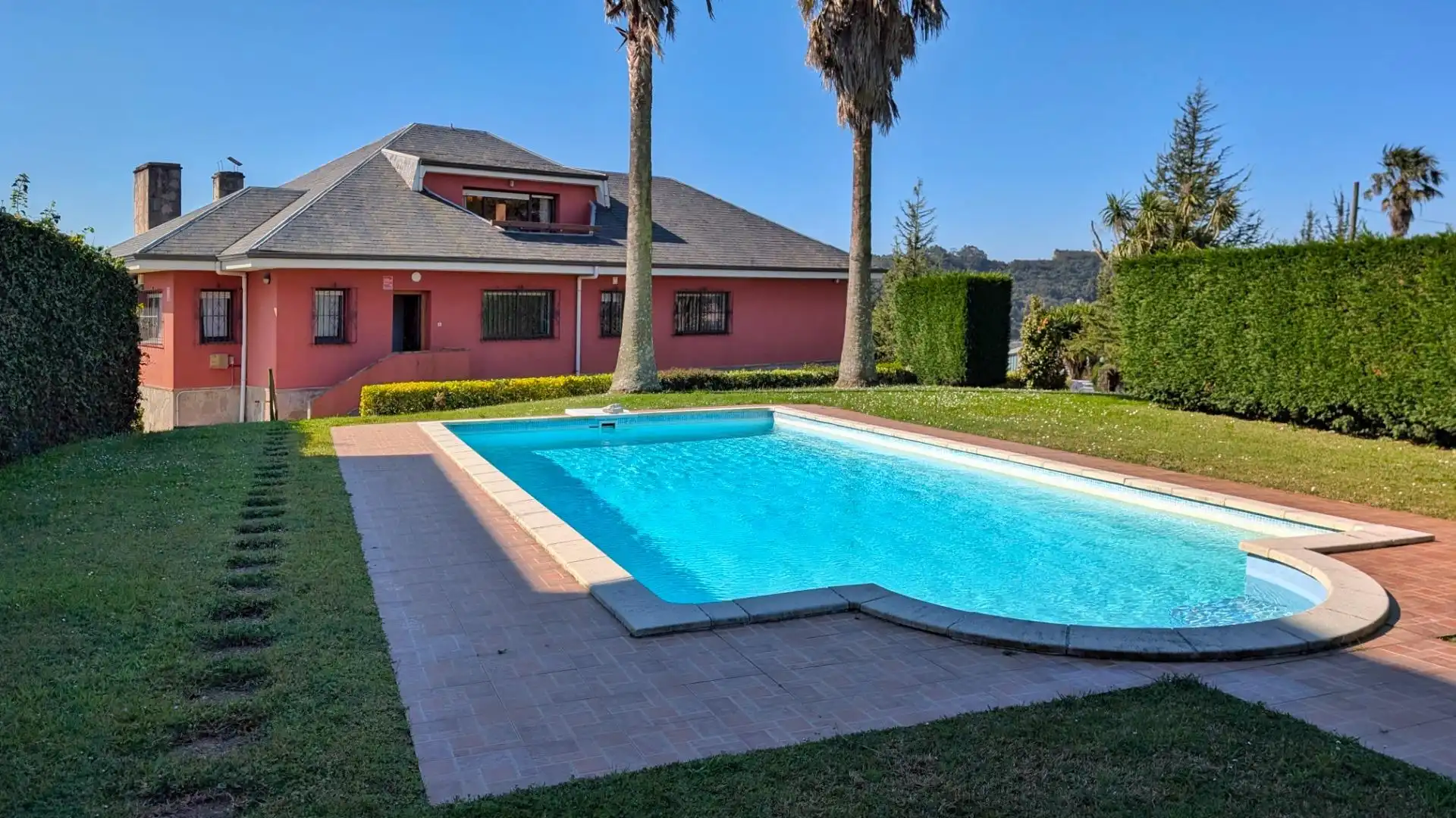 Chalet con piscina en venta en Calle DOCTOR FLEMING 34