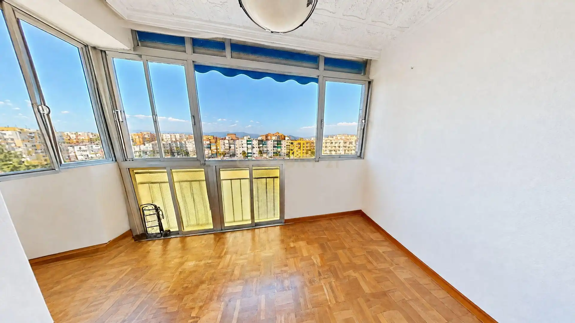 Dormitori de Apartament en venda en Málaga amb Aire condicionat i Rentadora