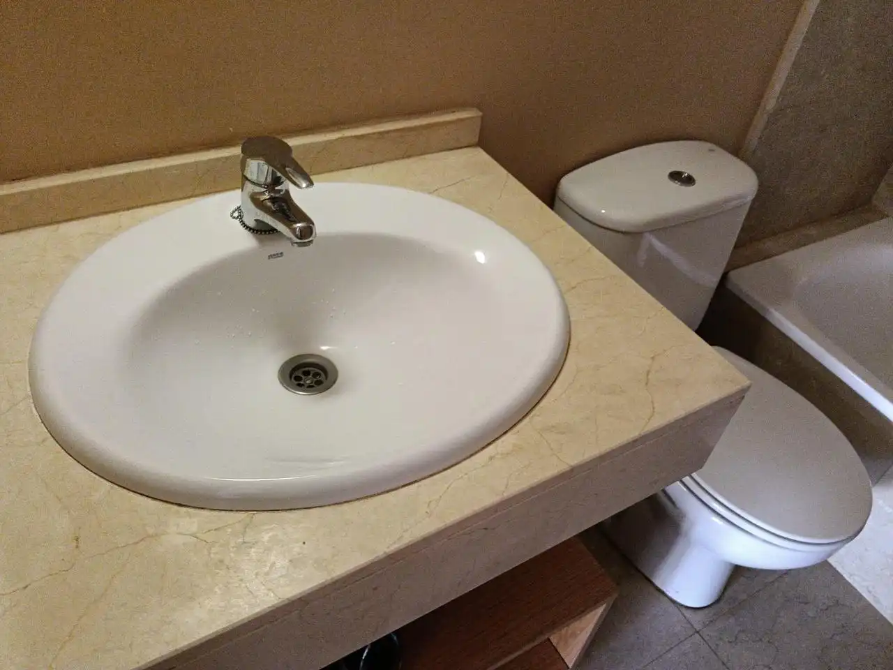 Baño de Estudio en venta en Madrid con Aire acondicionado y Amueblado