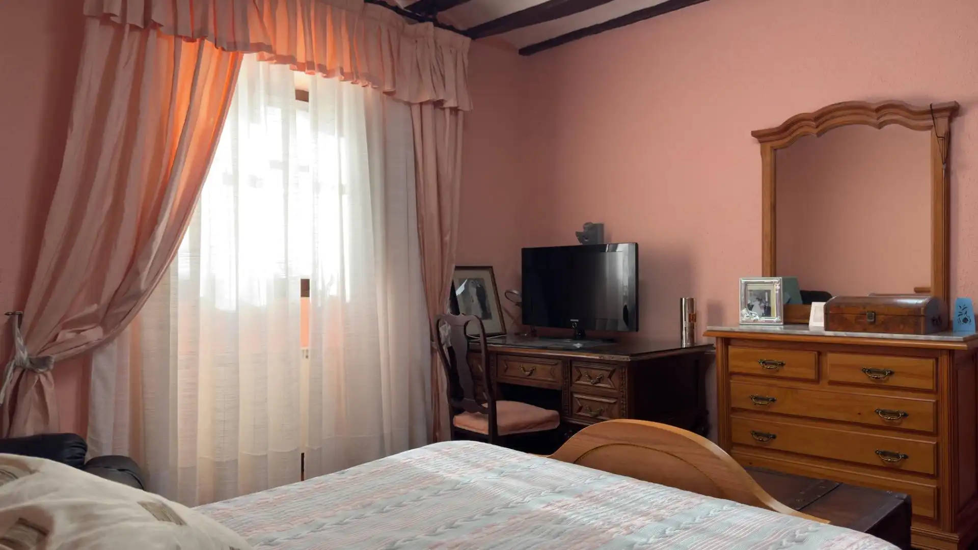 Habitación de Finca rústica en venta en Baños de Rioja con Calefacción, Jardín privado y Terraza
