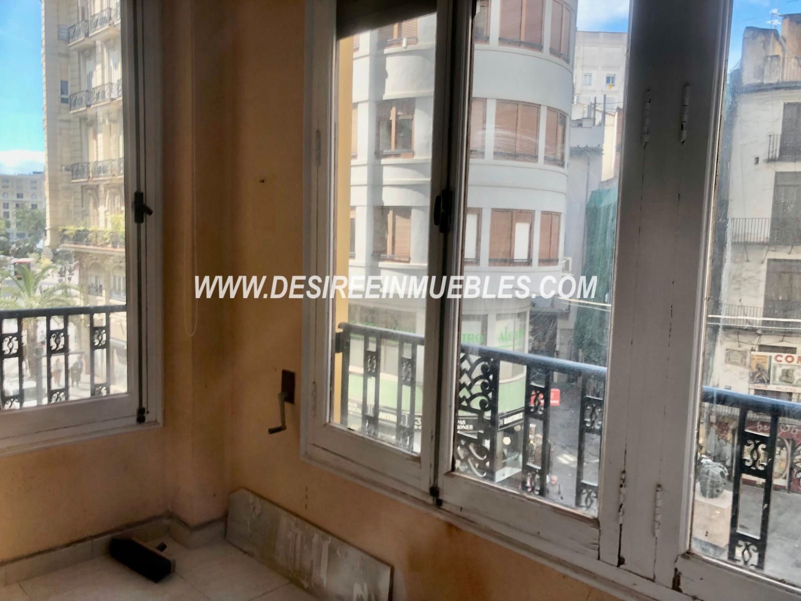 Bedroom of Flat for sale in  Valencia Capital