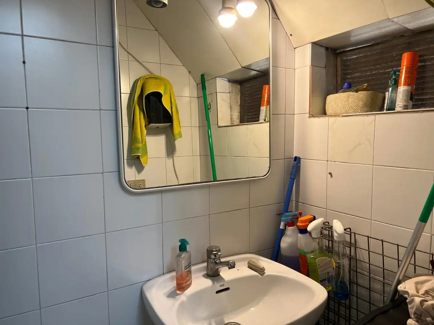 Badezimmer von Geschaftsraum zum Verkauf in Barcelona mit Klimaanlage, Heizung und Internet