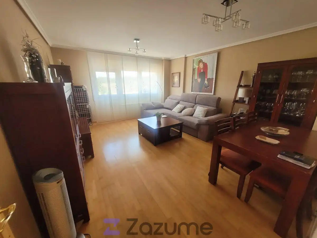 Living room of Flat for rent in Laguna de Duero  with Heating, Parquet flooring and Furnished
