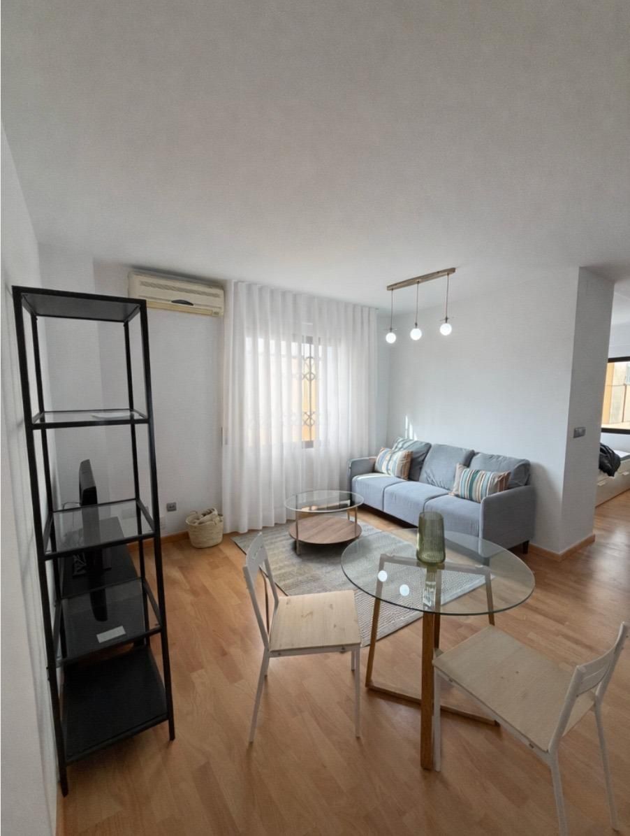 Sala d'estar de Apartament de lloguer en L'Eliana amb Moblat