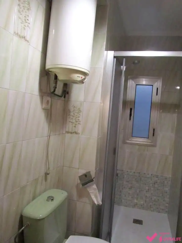 Bathroom of Flat for rent in Valencia  with Terrace and Furnished