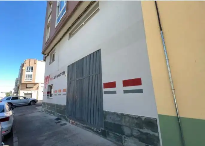 Vista exterior de Local en venda en Ponferrada