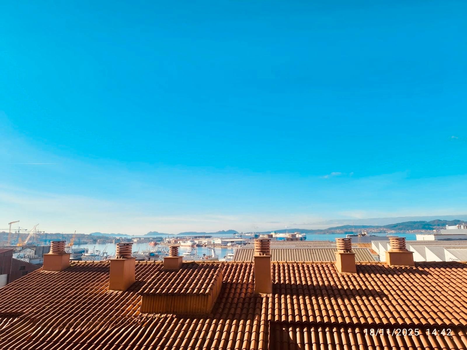 Außenansicht von Wohnung zum Verkauf in Vigo  mit Heizung, Abstellraum und Möbliert