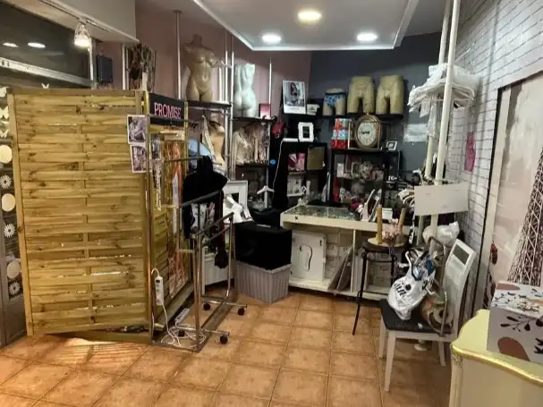 Local en venta en Sabadell con Aire acondicionado, Calefacción y Amueblado