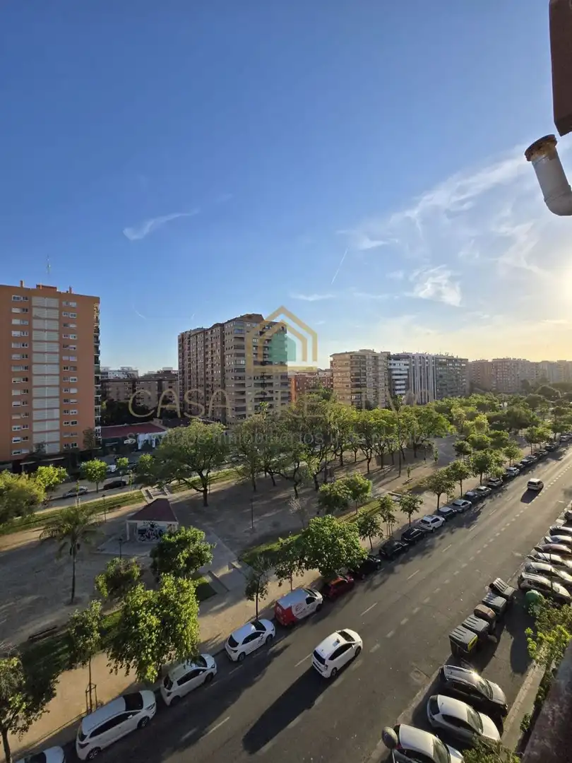 Zimmer in Avenida BLASCO IBAÑEZ, Ciutat Jardí