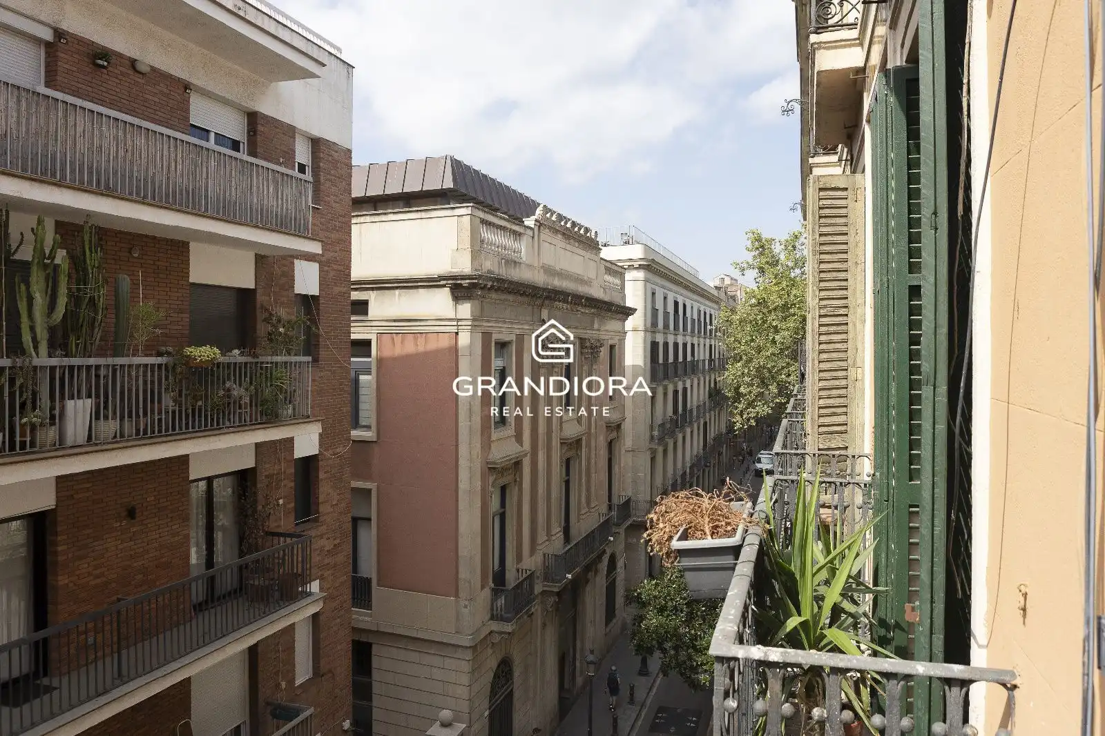 Exterior view of Flat for rent in Barcelona  with Air Conditioner