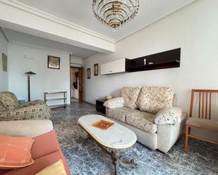 Sala d'estar de Pis de lloguer en Plasencia amb Aire condicionat, Moblat i Rentadora
