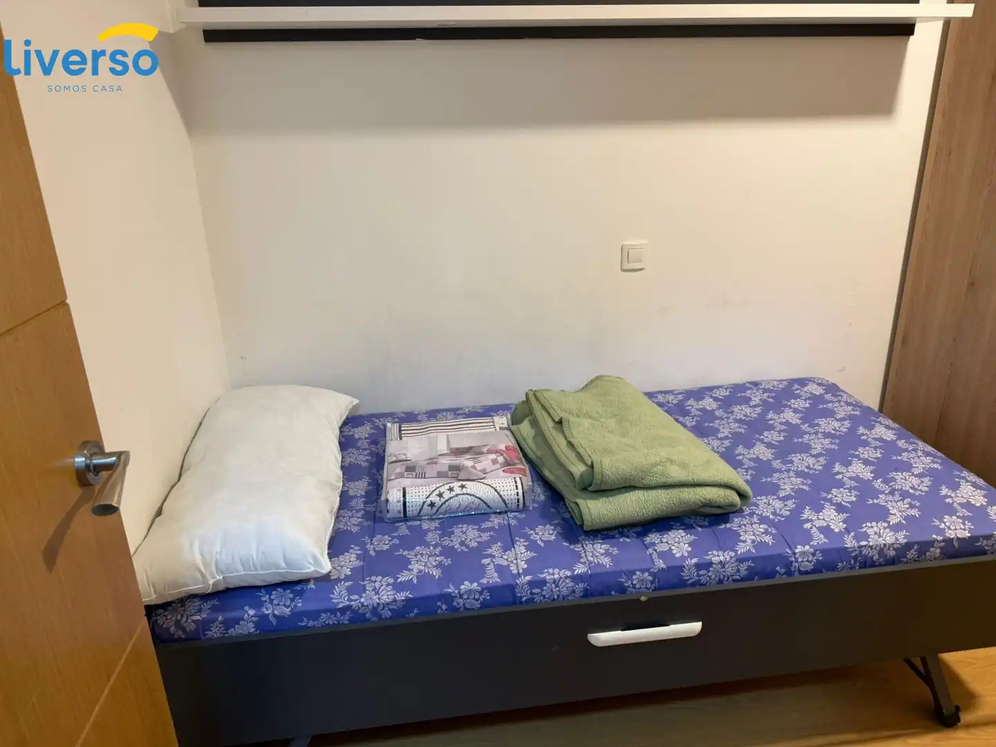 Dormitori de Pis de lloguer en Burgos amb Calefacció i Moblat