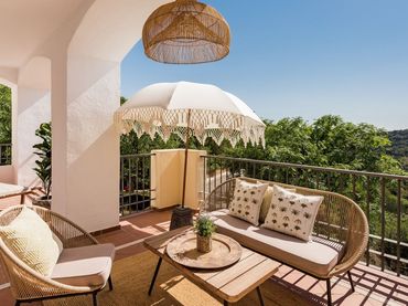 Piso con balcón en venta en Calle Benahavis 29679