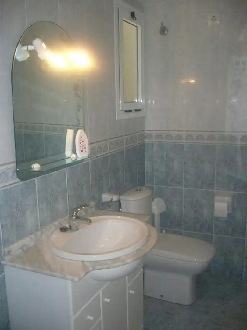Bany de Apartament de lloguer en Dénia amb Aire condicionat, Terrassa i Moblat