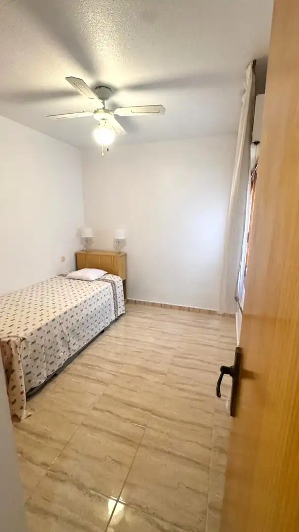Dormitori de Casa adosada en venda en Orihuela amb Jardí privat, Terrassa i Traster