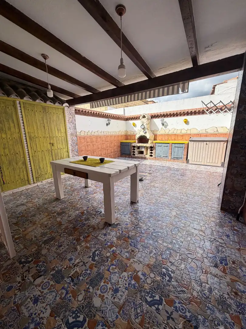 Terrassa de Casa adosada en venda en Algeciras amb Aire condicionat i Traster