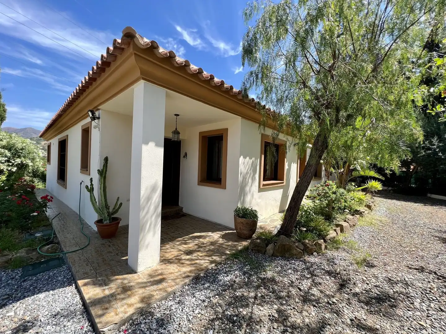 Vista exterior de Casa o chalet en venta en Estepona con Aire acondicionado, Terraza y Piscina