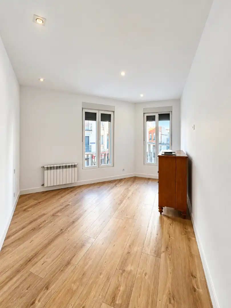 Flat with terrace for sale in Calle de Sebastián Elcano, imagen 4