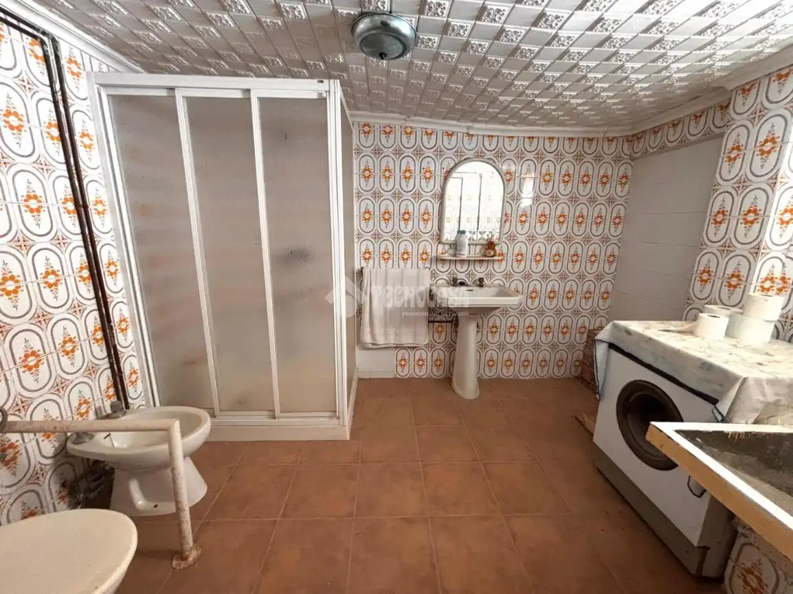 Bany de Casa o xalet en venda en Jódar