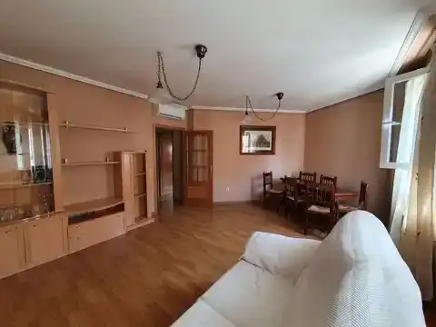 Sala d'estar de Pis en venda en Ciempozuelos amb Aire condicionat, Jardí privat i Parquet