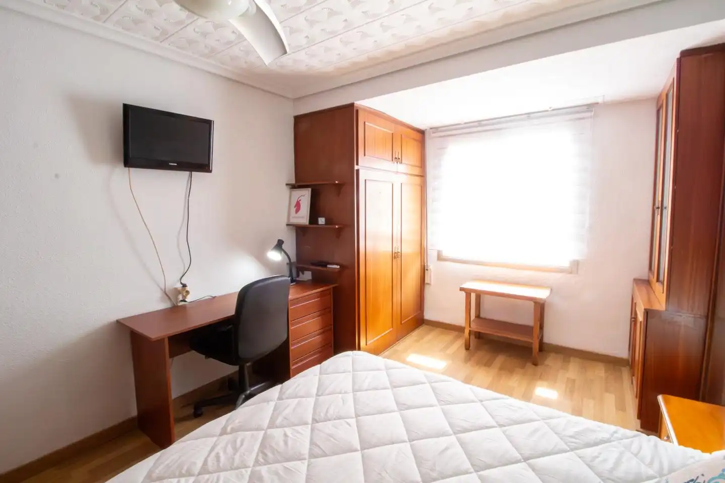 Bedroom of Flat for rent in Valencia  with Air Conditioner and Furnished